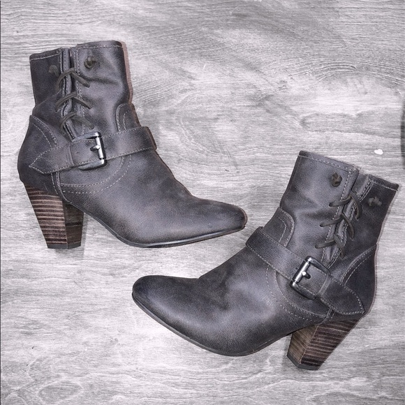 Report size 7 fun Victorian heeled buckle booties - Picture 2 of 7